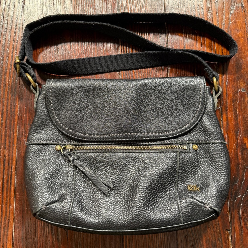 The Sak Katniss Crossbody Bag Purse Black Leather Boho Tassel Minimalist